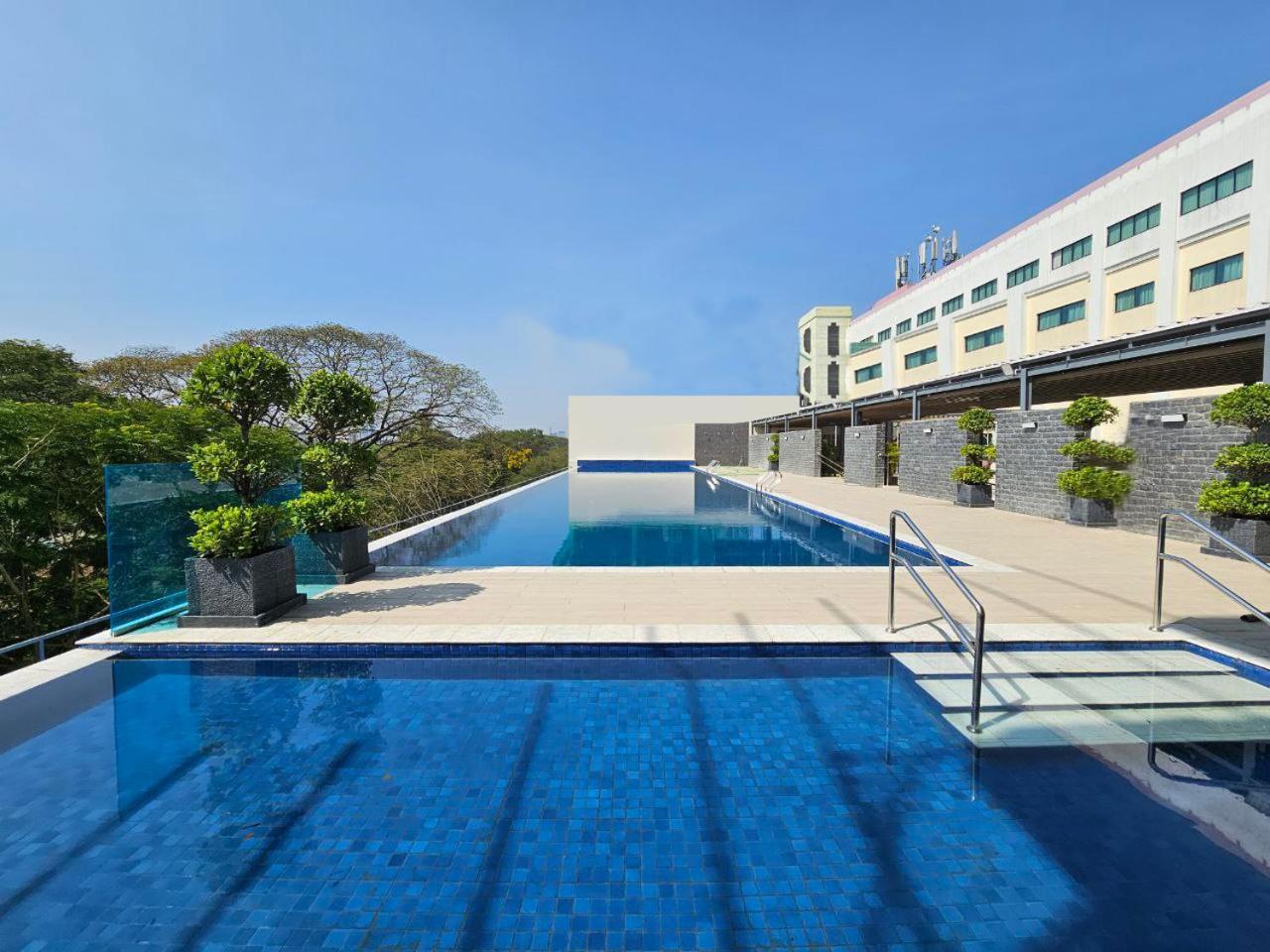 Summit Parkview Yangon Hotel Exterior foto