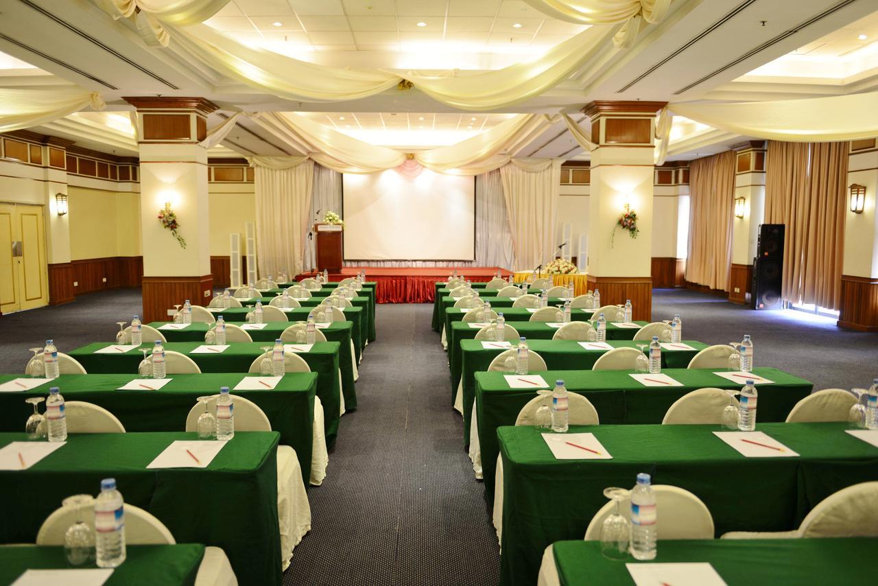 Summit Parkview Yangon Hotel Exterior foto